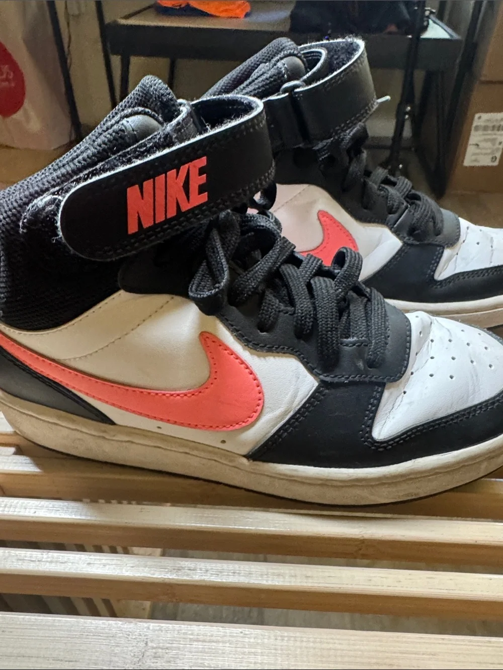 Nike Kids High-Top Sneakers in Black, White & Pink Coral size 4.5Y